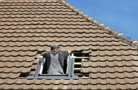 Pose de velux - Les Champs-Géraux